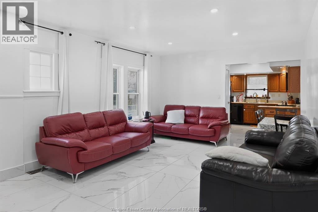 852 REEDMERE - 3