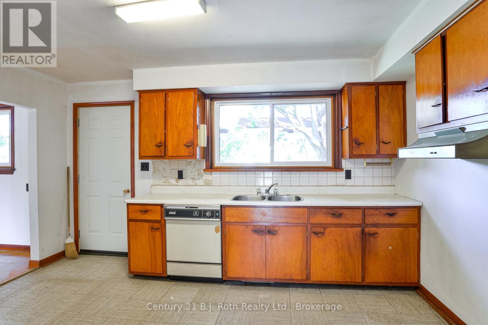 398 OLD MUSKOKA ROAD - 11
