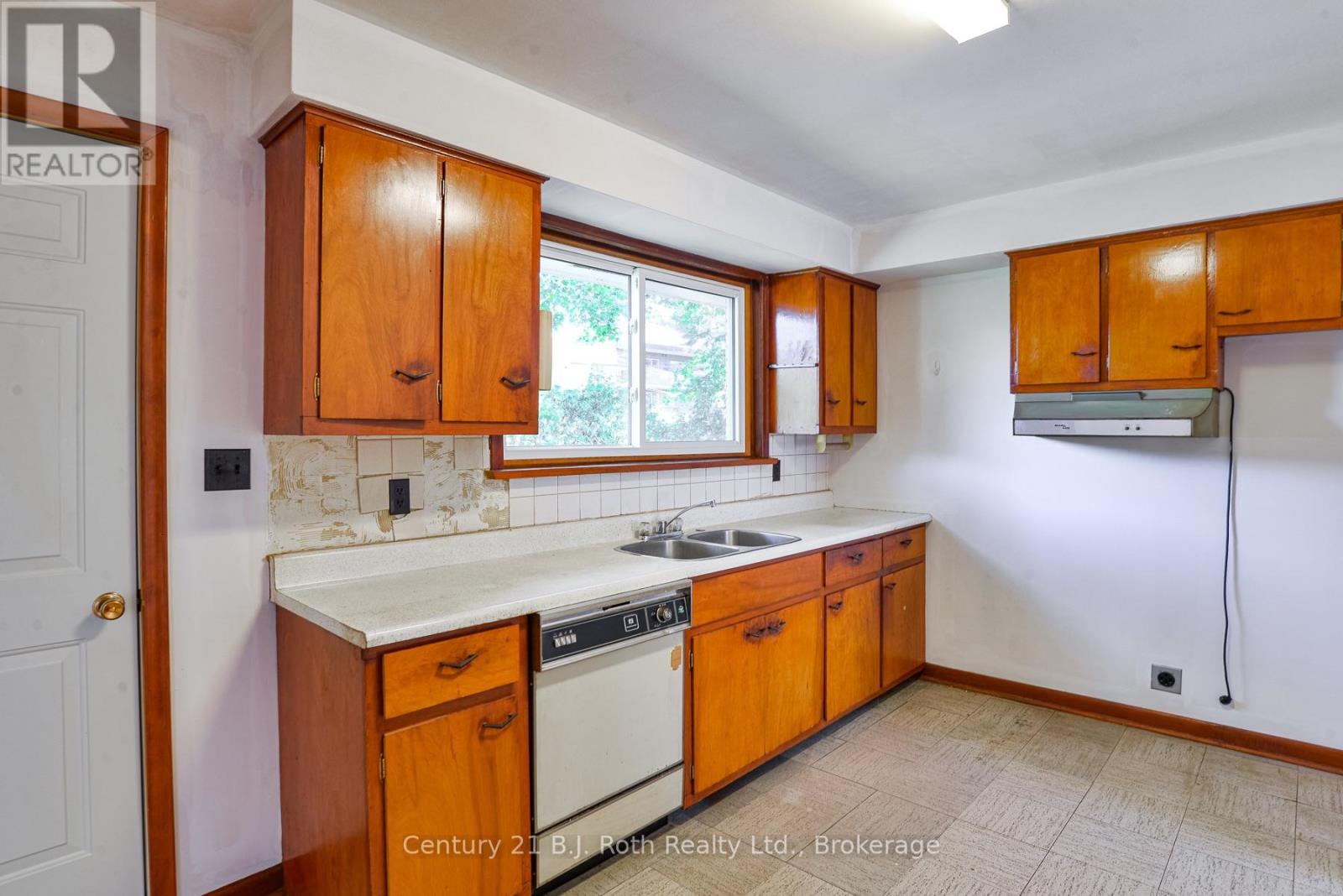 398 OLD MUSKOKA ROAD - 12