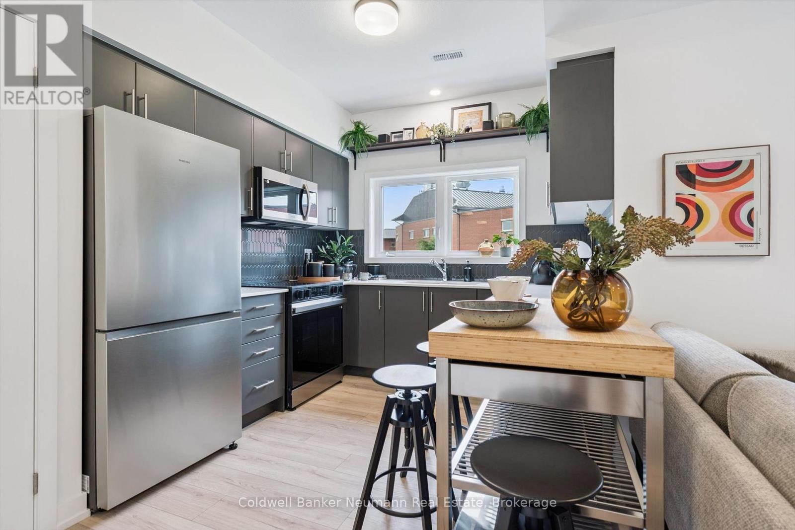 #96 940 ST DAVID STREET - 2