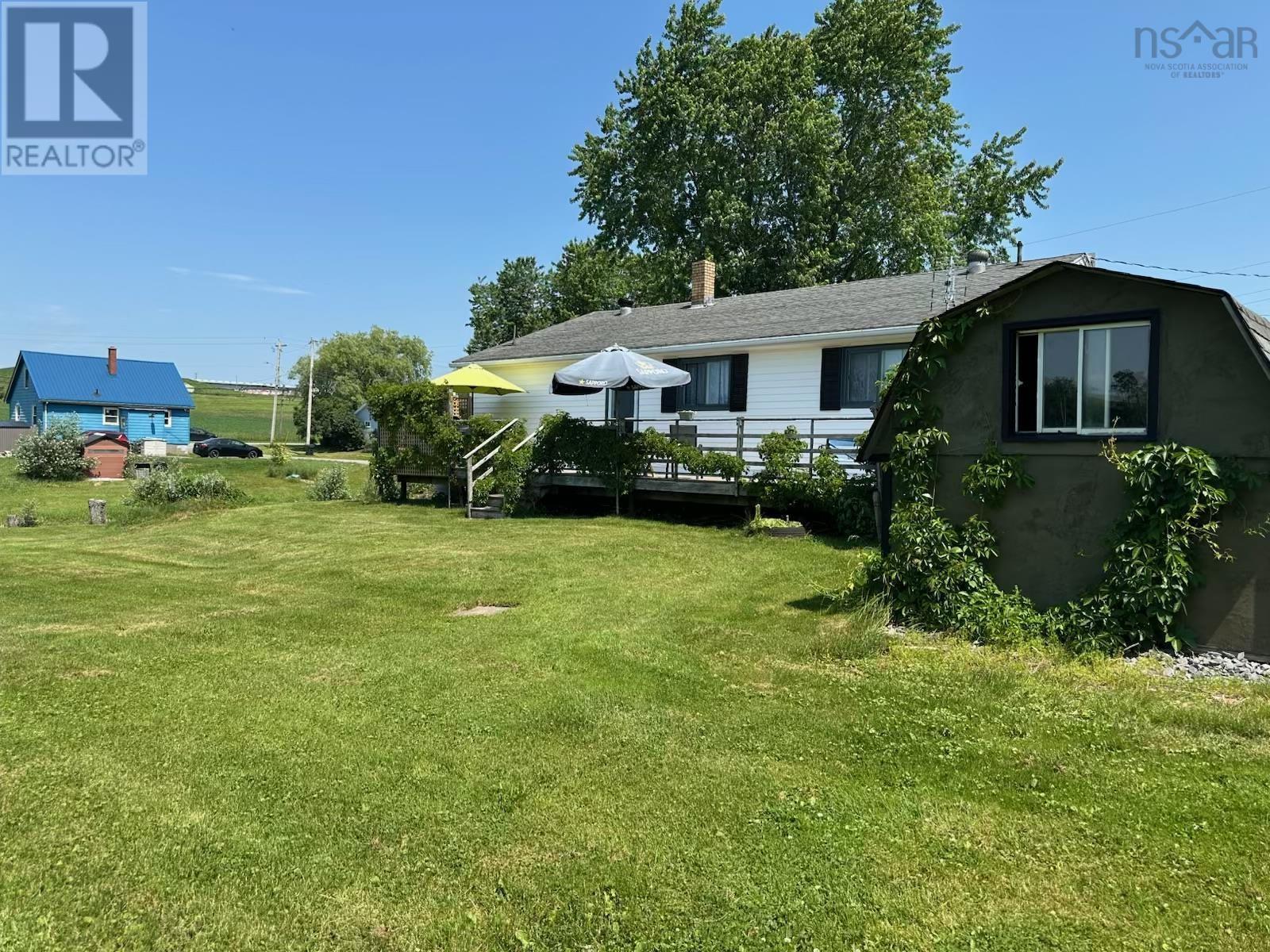2515 Highway 2 - 18