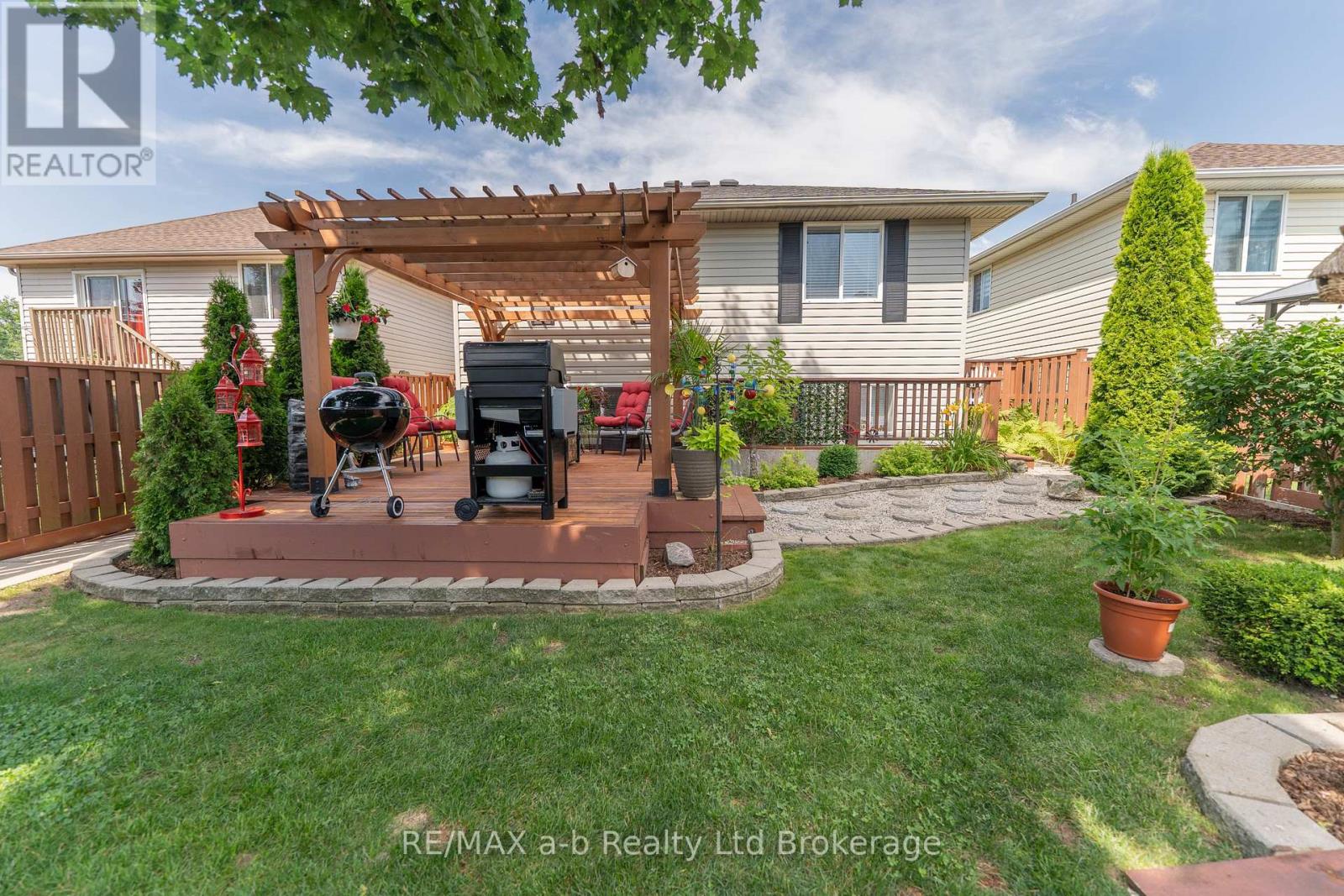 10 PEACH STREET - Image 33