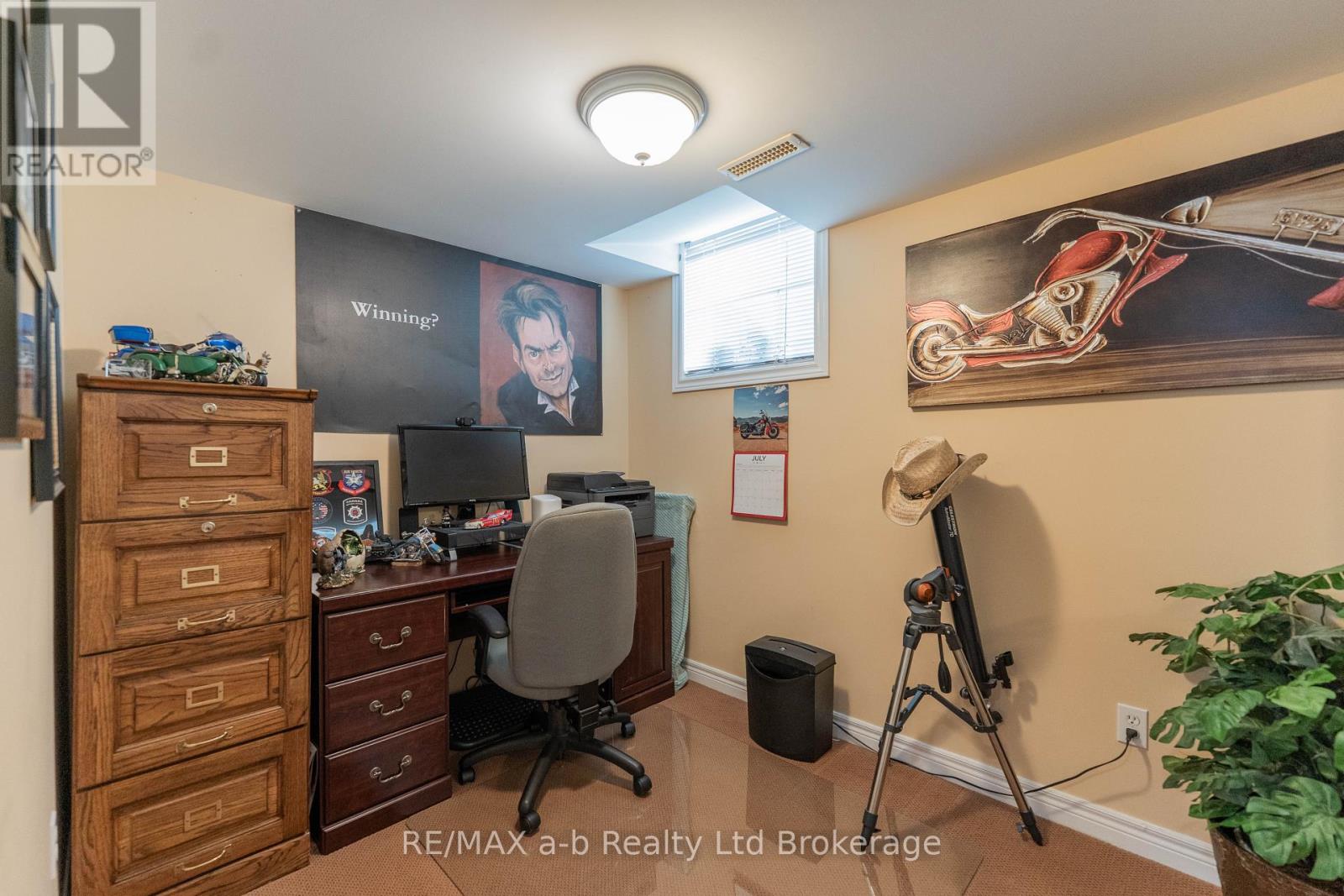 10 PEACH STREET - Image 25