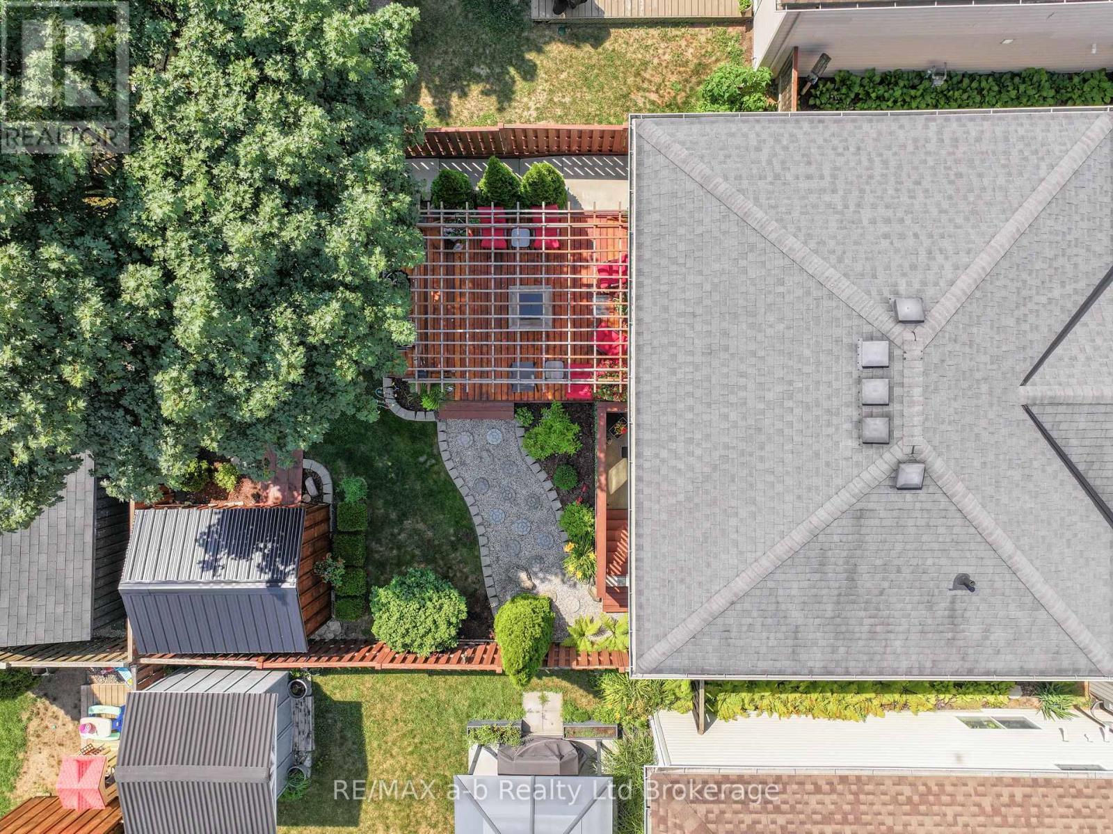 10 PEACH STREET - Image 41