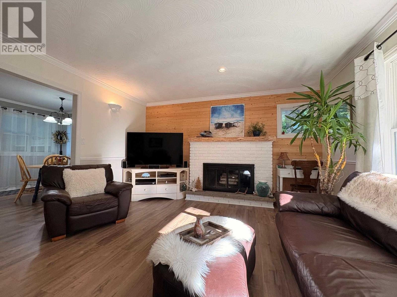 3045 Canoe Point RD - 9