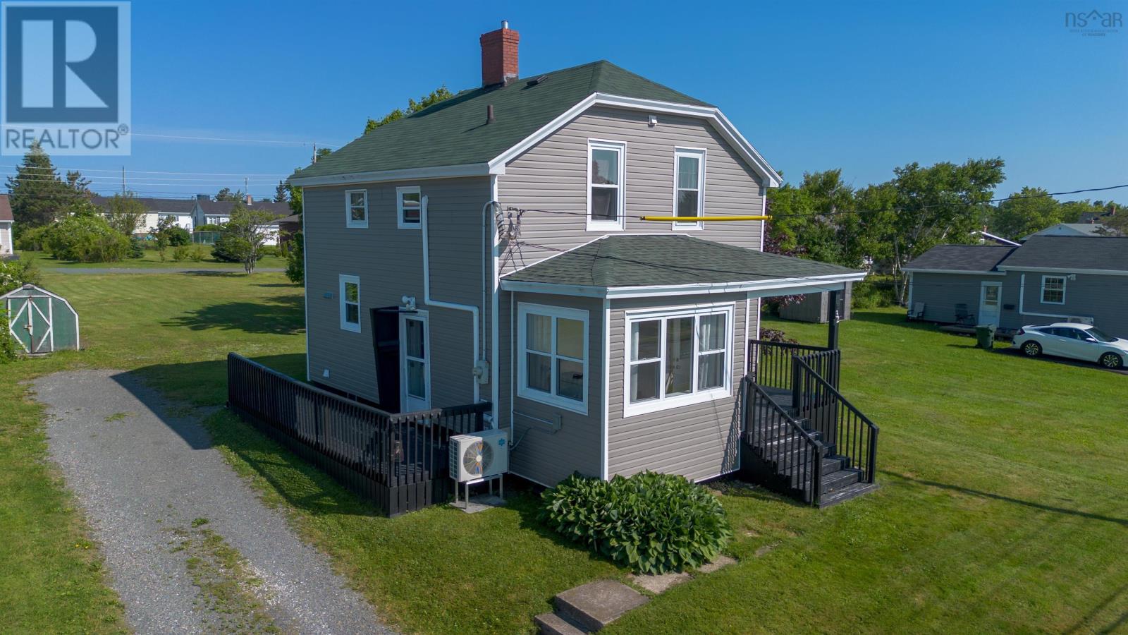 32 Highland Street