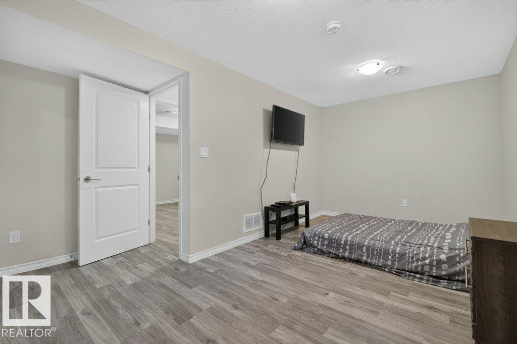 692 SECORD Boulevard NW - Photo 23