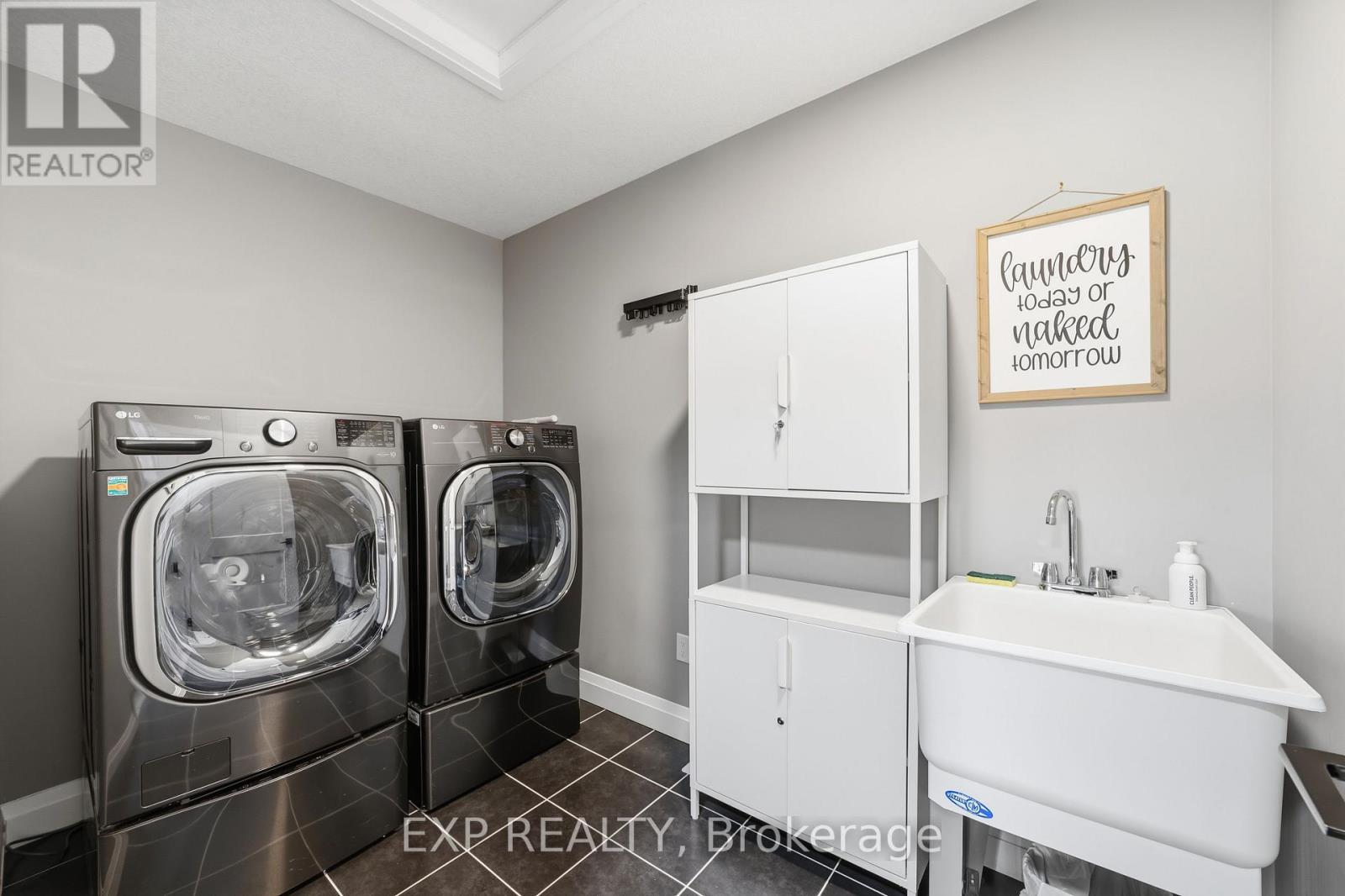 120 LILA STREET - 24