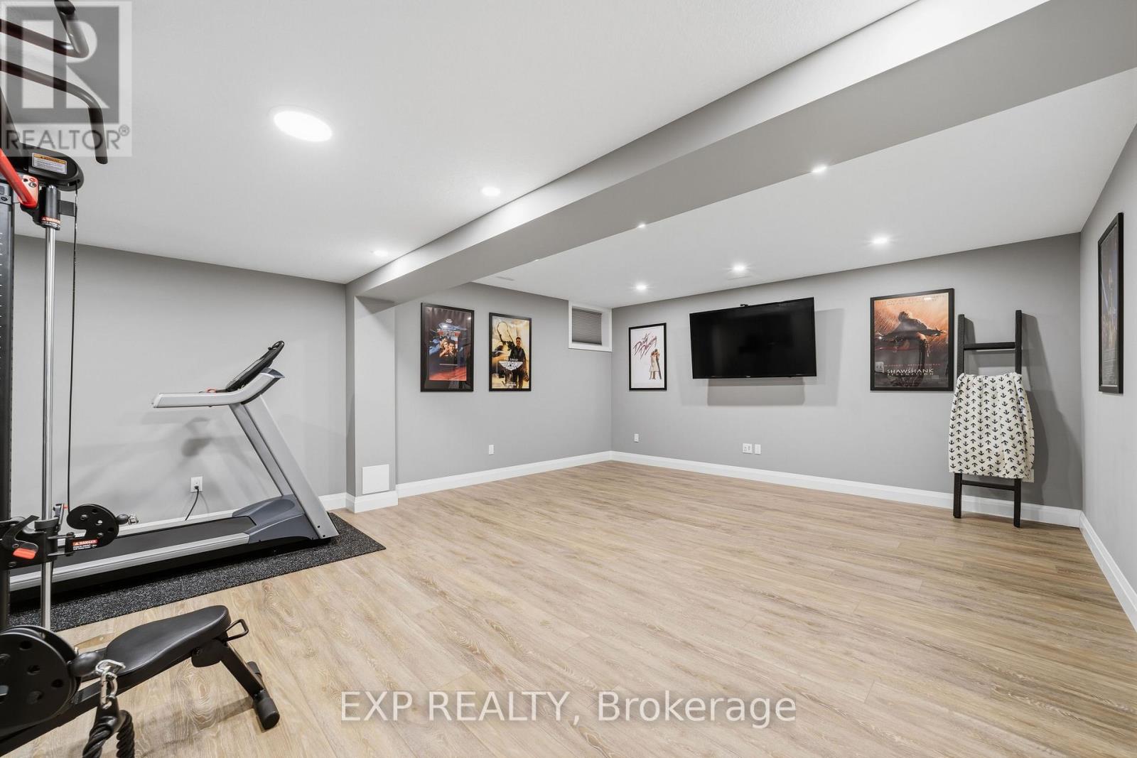 120 LILA STREET - 35