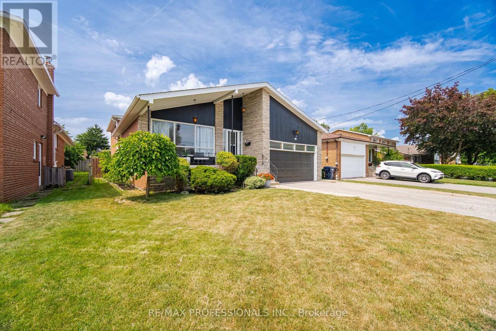 90 PECKHAM AVENUE - 2