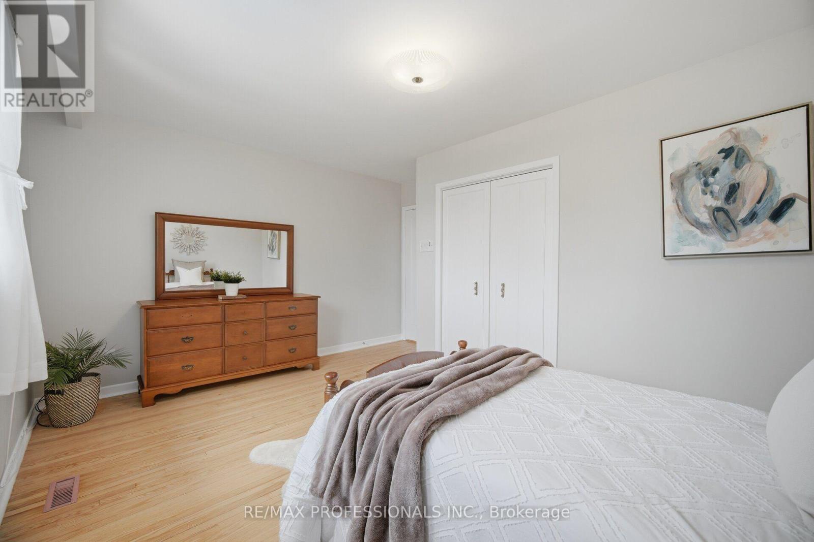 90 PECKHAM AVENUE - 29