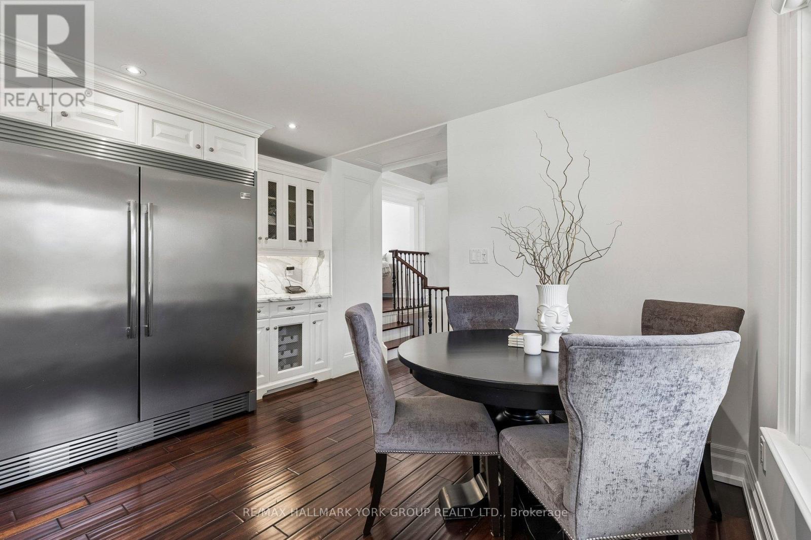 256 BANNER LANE - 12
