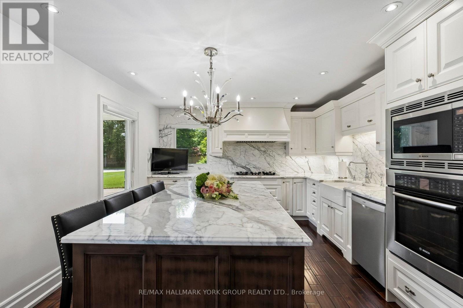 256 BANNER LANE - 15