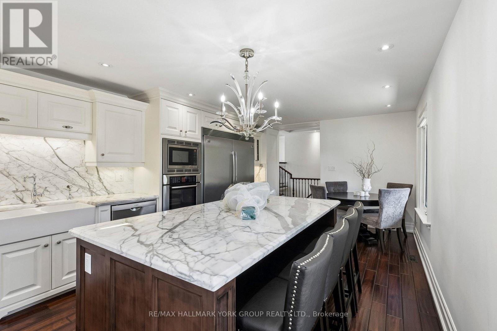 256 BANNER LANE - 17