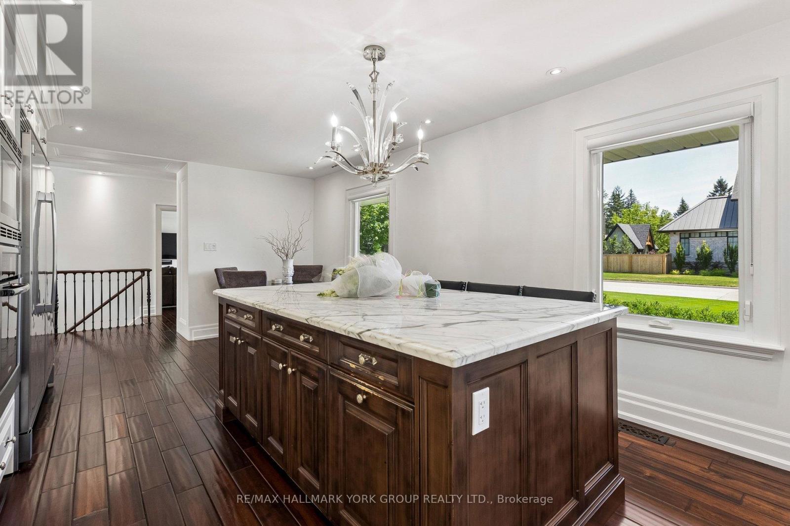 256 BANNER LANE - 18