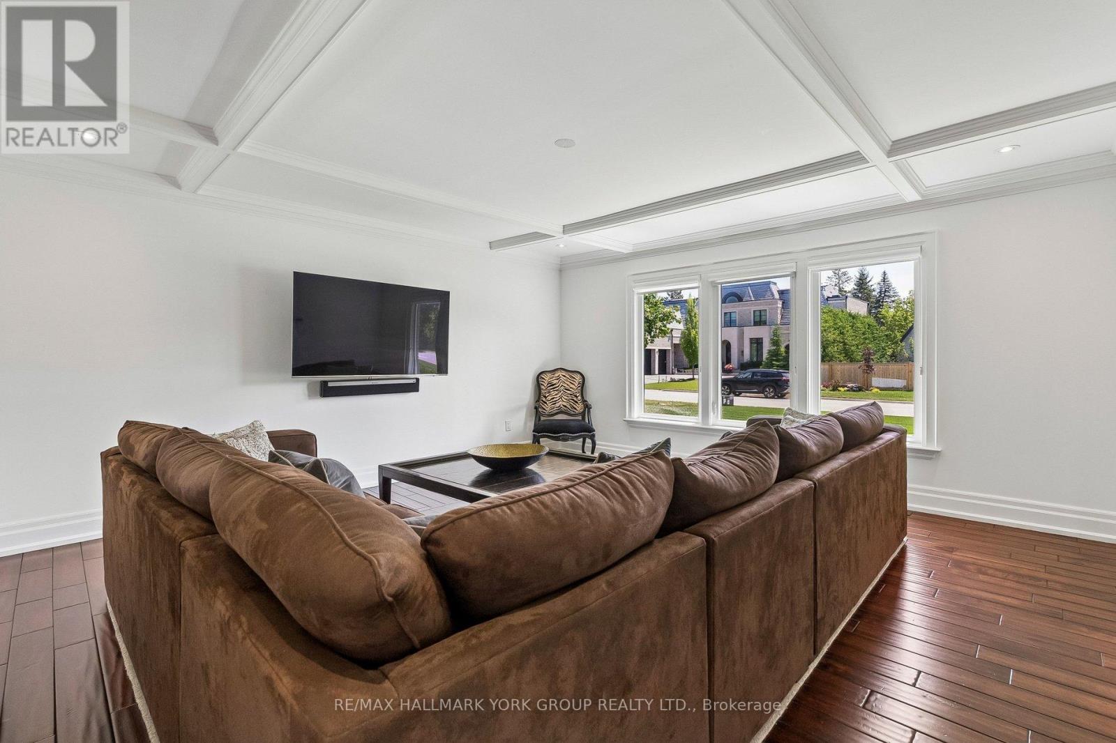256 BANNER LANE - 19