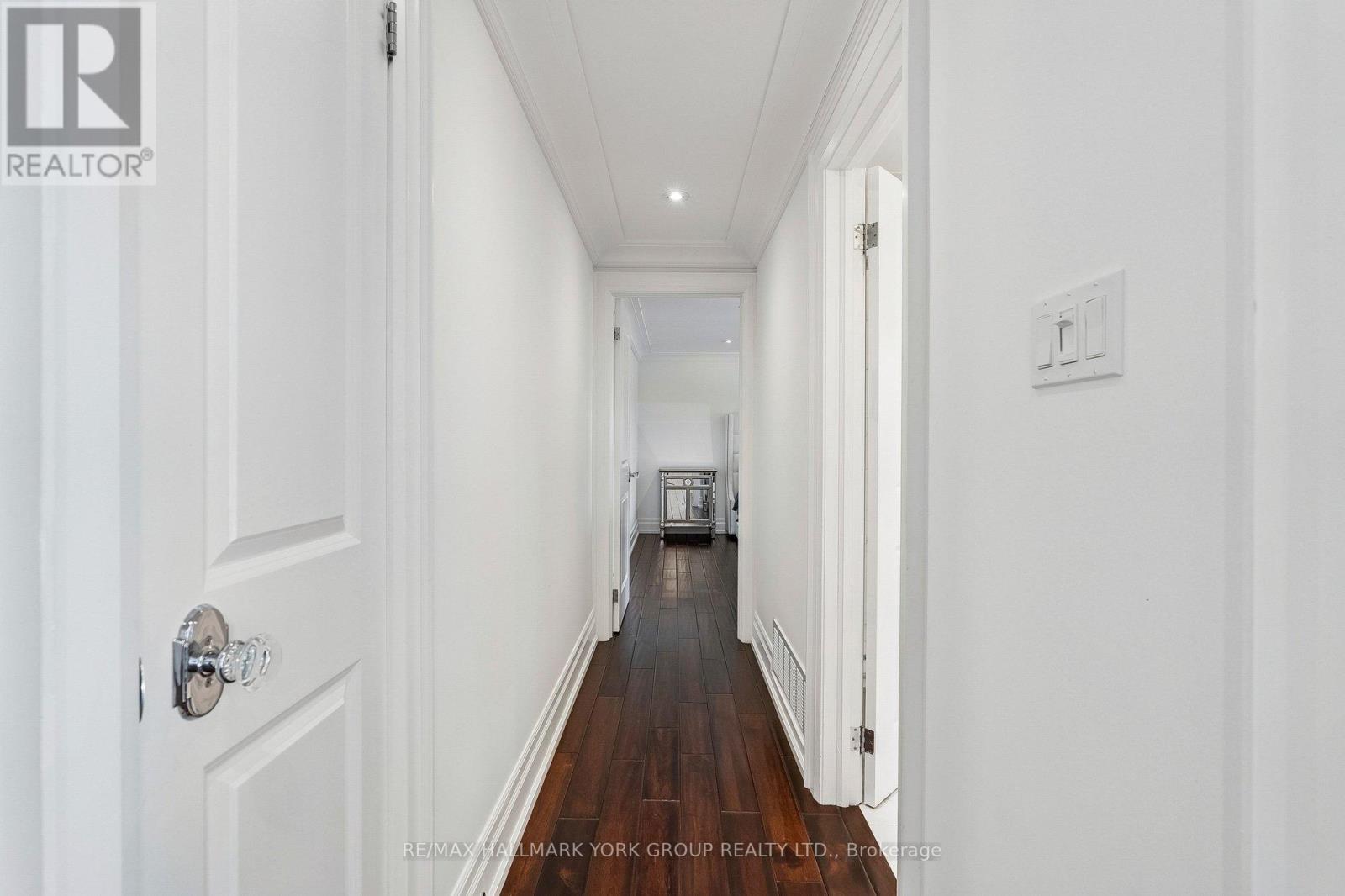 256 BANNER LANE - 24