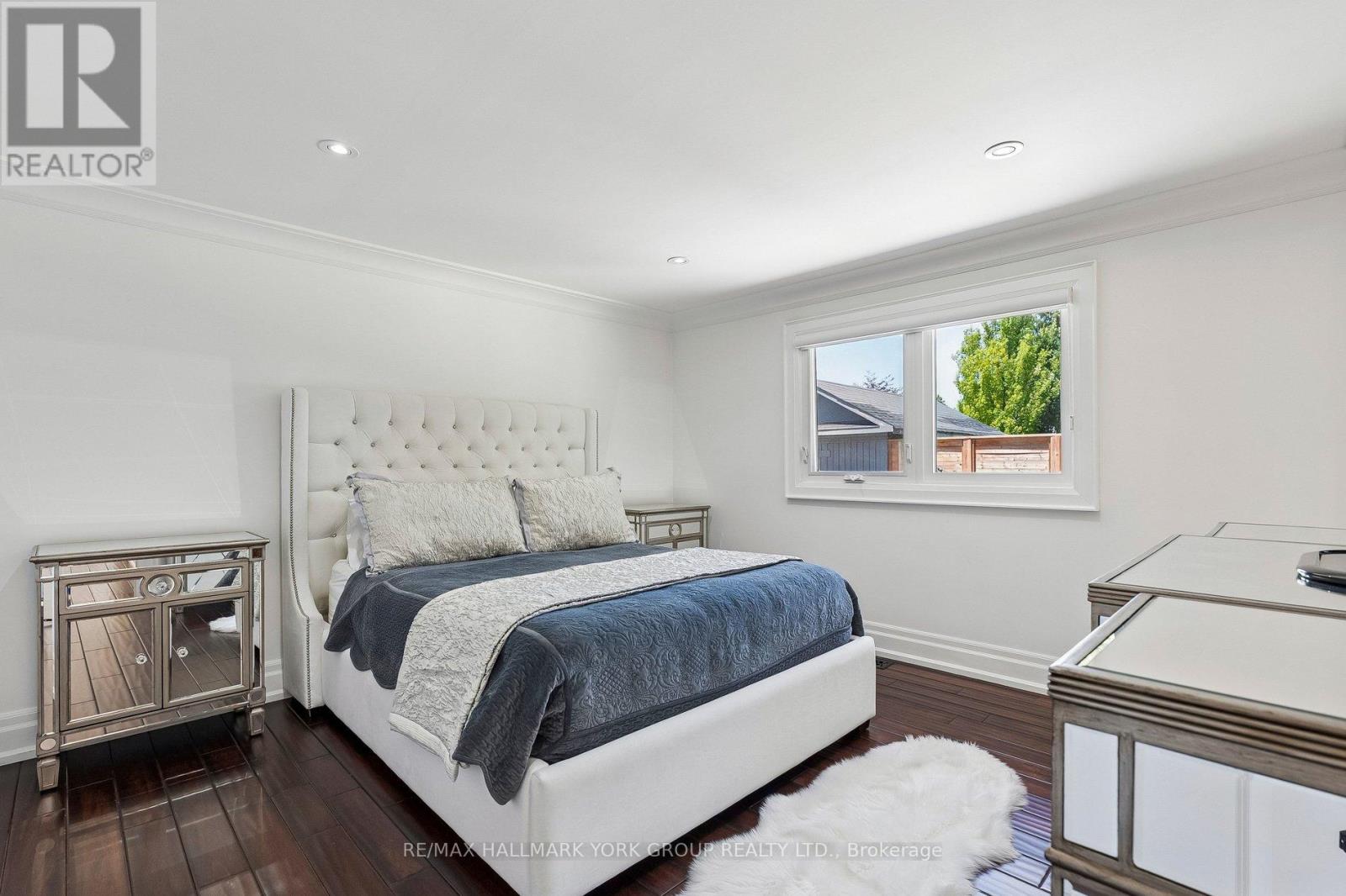 256 BANNER LANE - 27