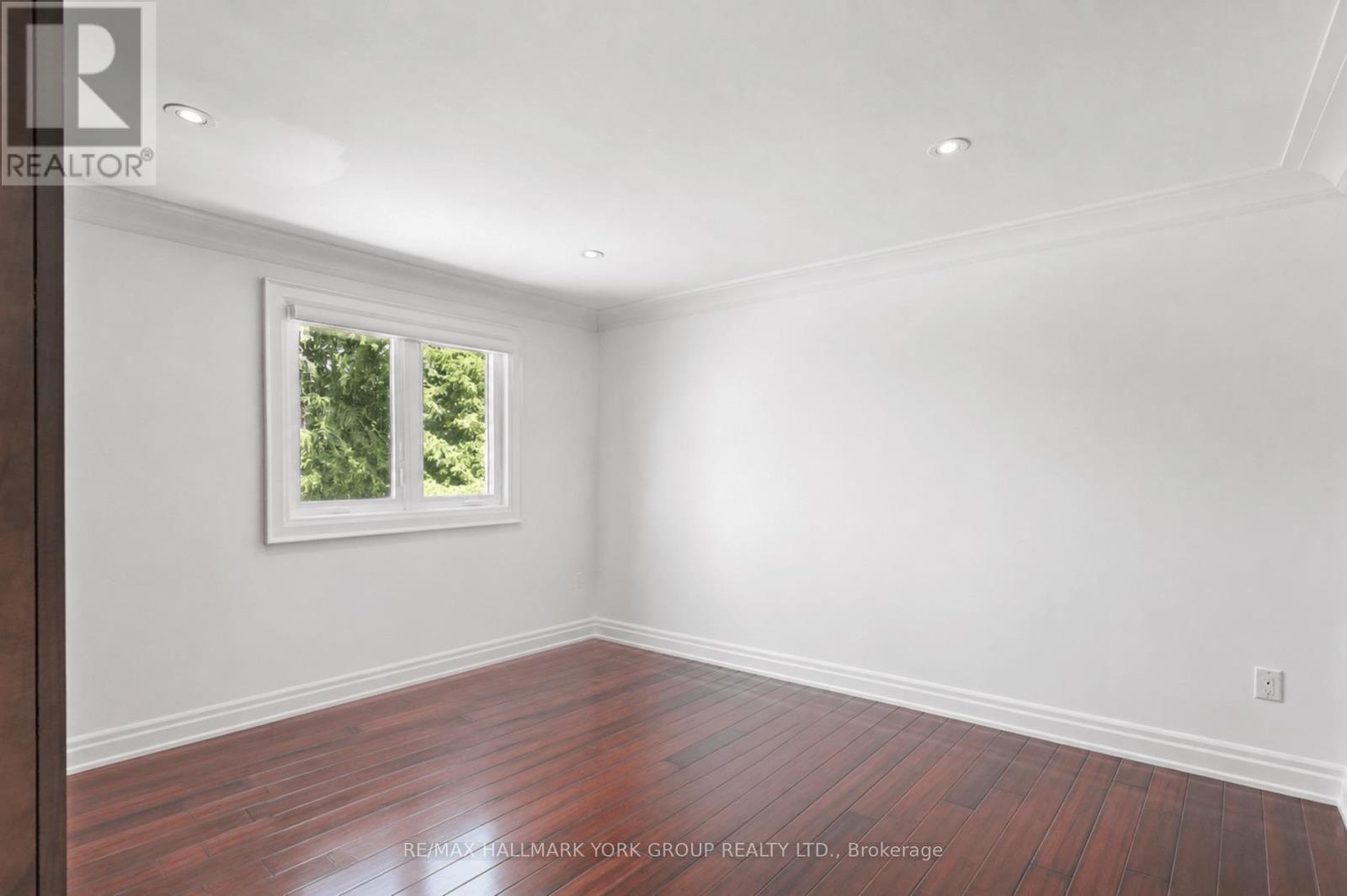 256 BANNER LANE - 33