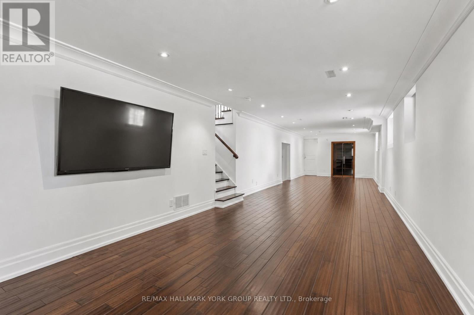 256 BANNER LANE - 35