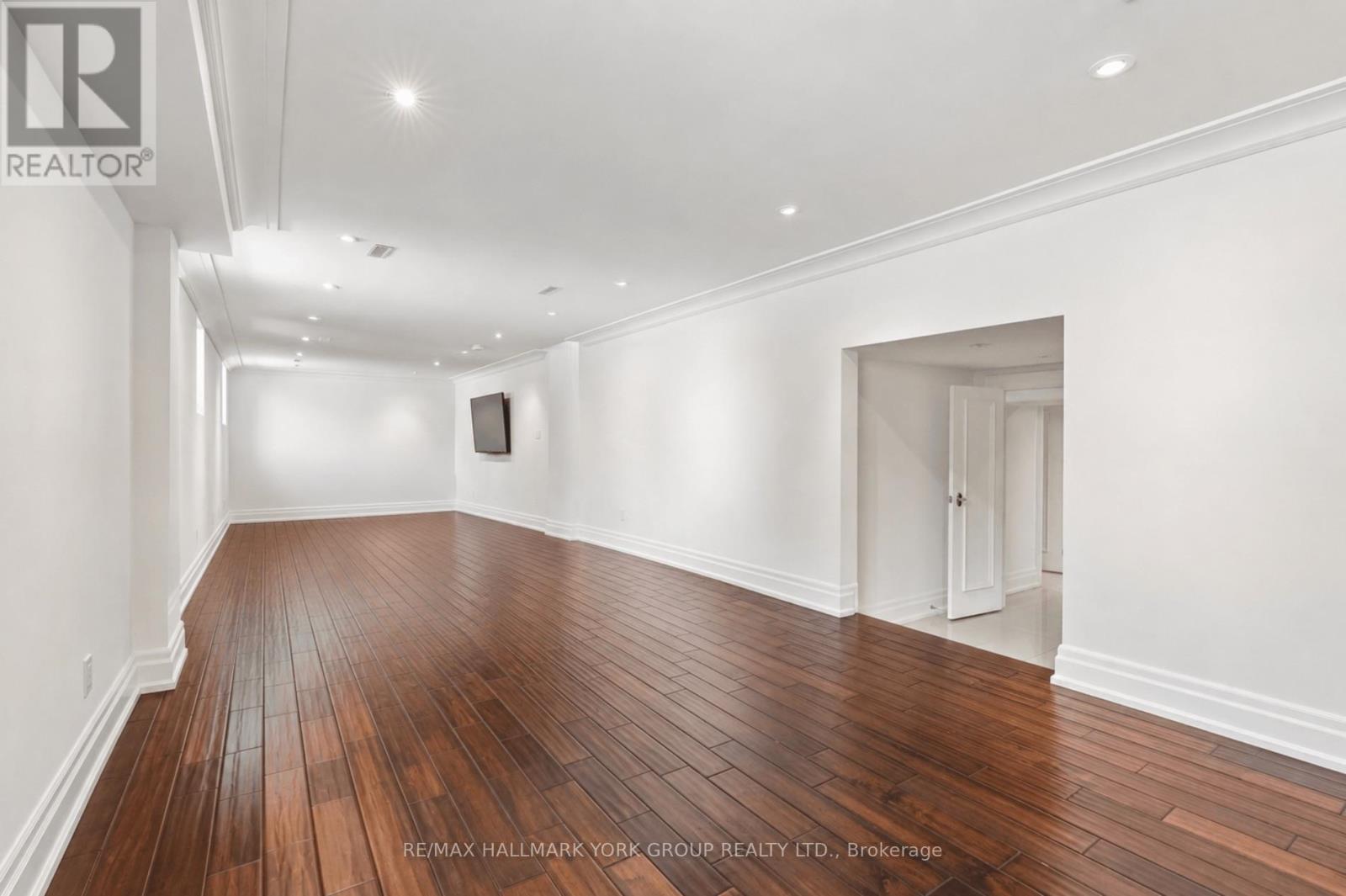 256 BANNER LANE - 36