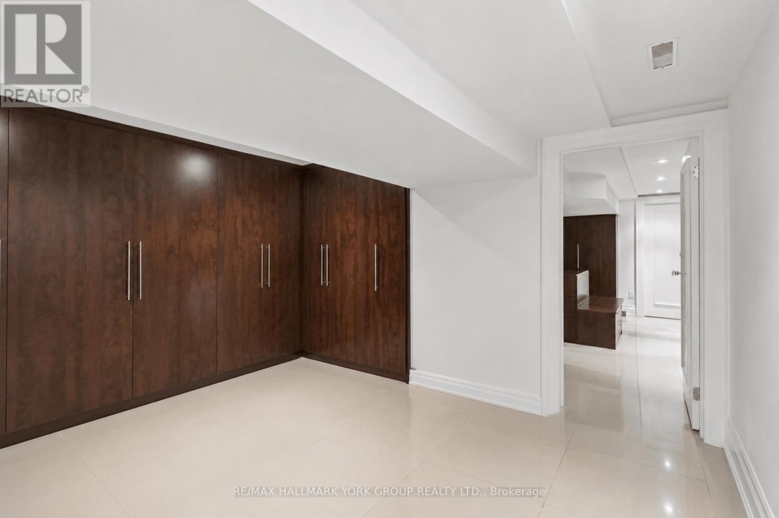256 BANNER LANE - 38