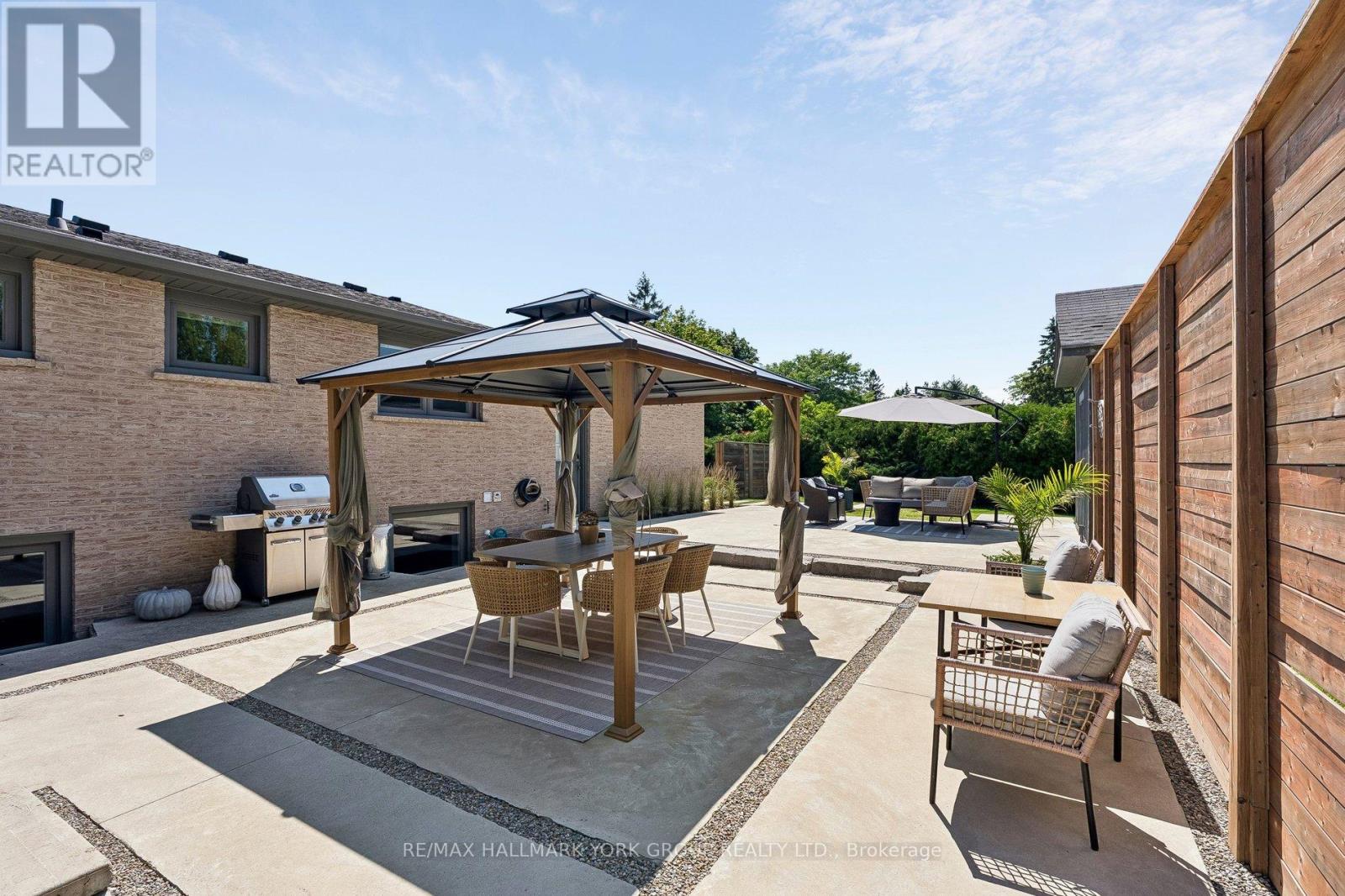 256 BANNER LANE - 41