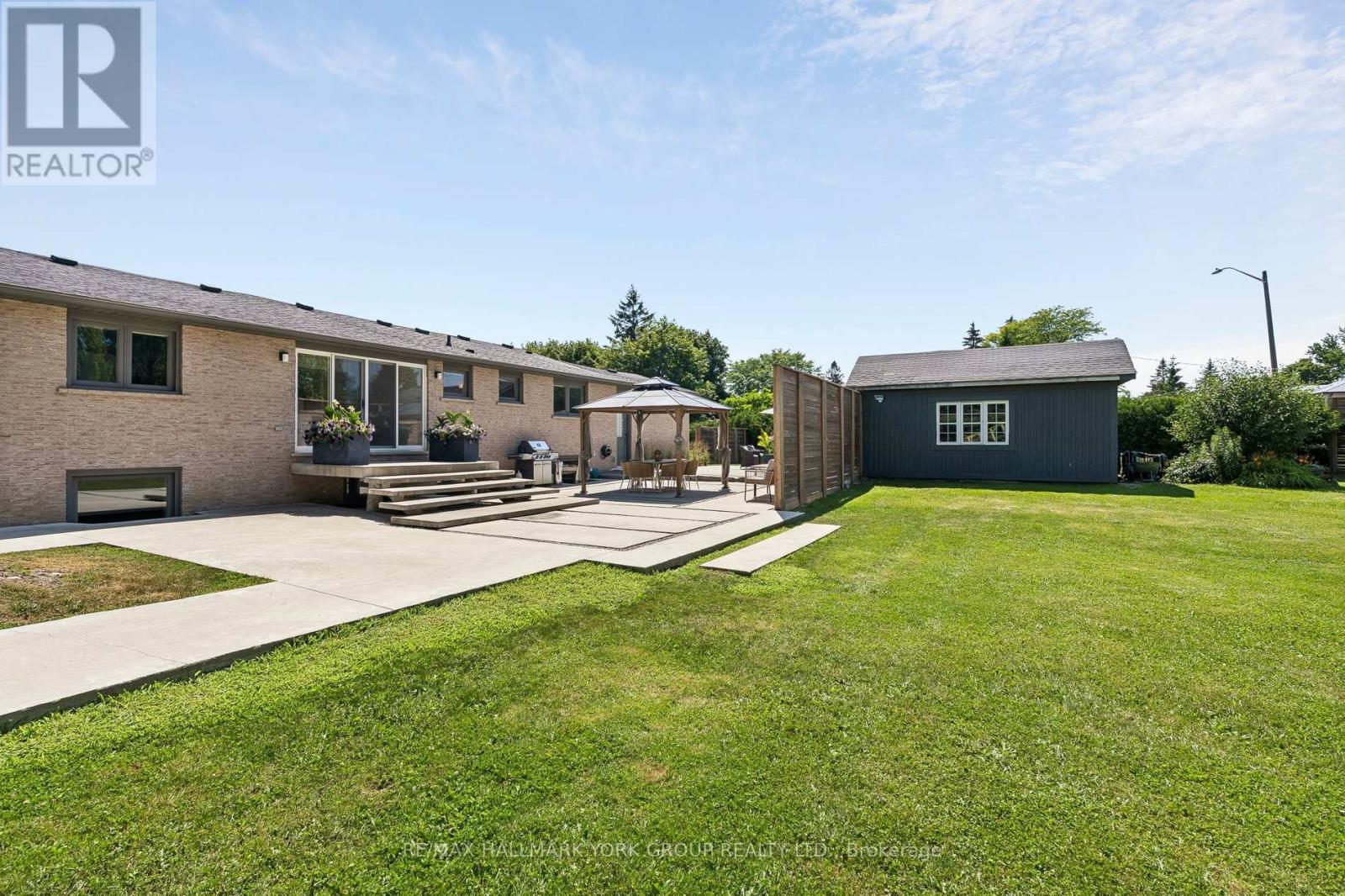 256 BANNER LANE - 42
