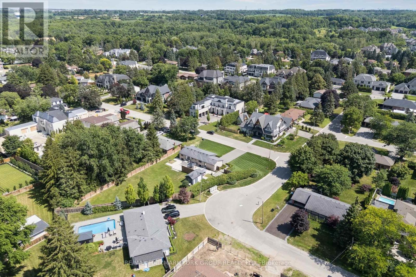 256 BANNER LANE - 48