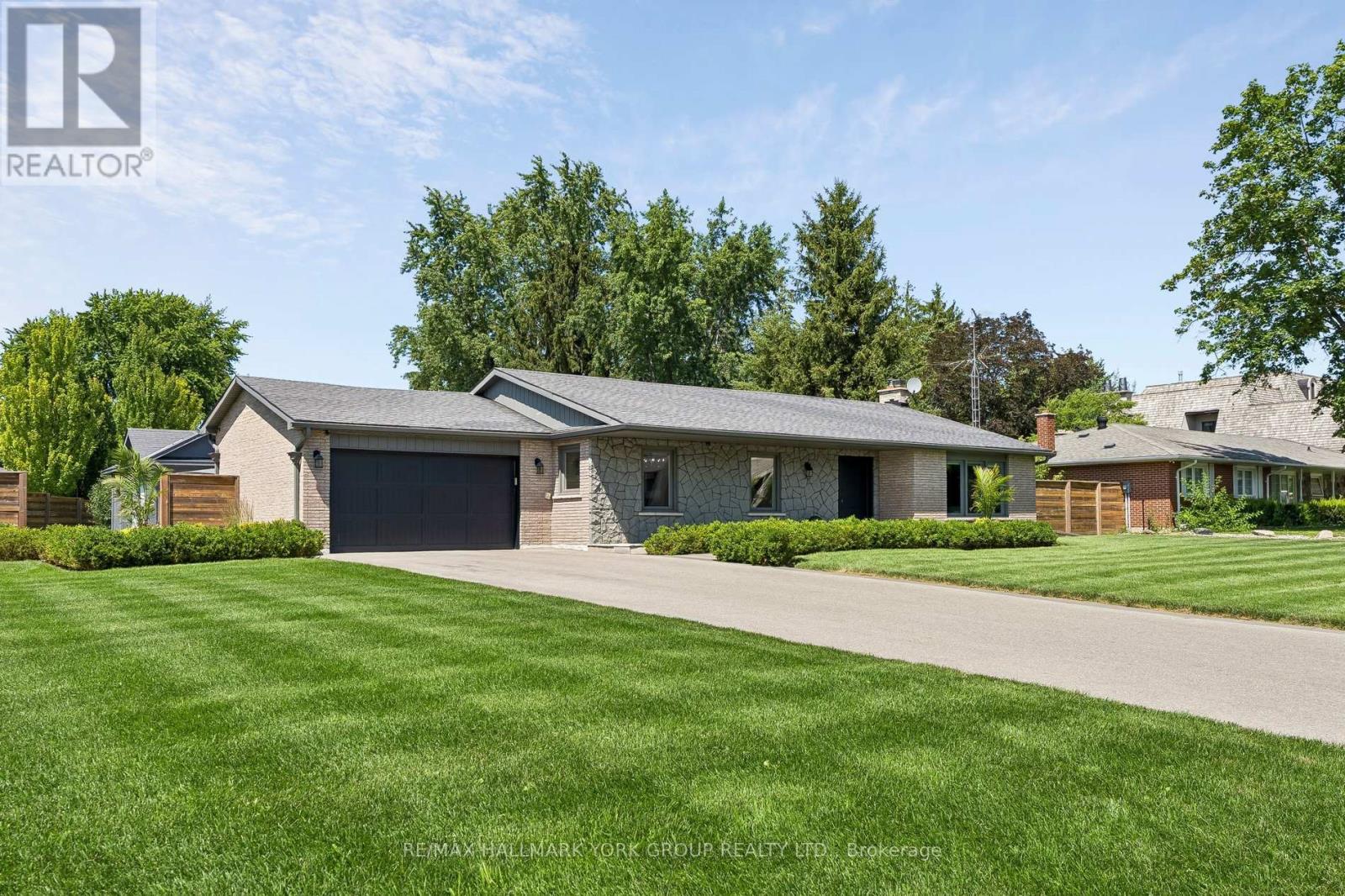256 BANNER LANE - 7