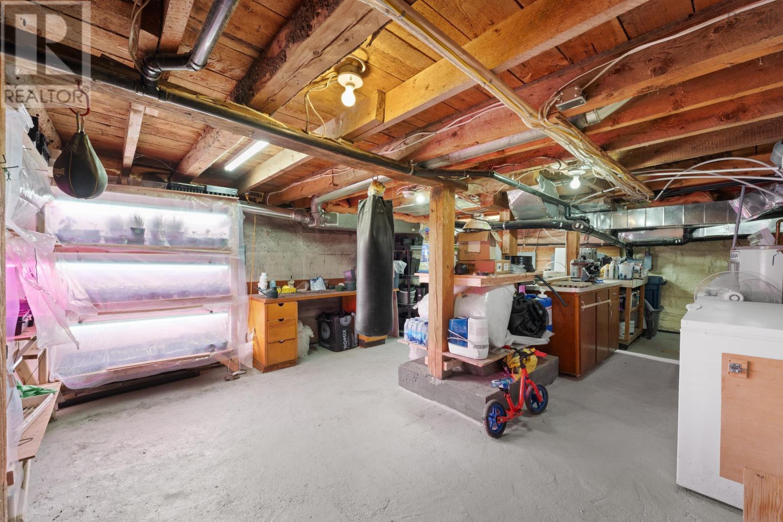 550 River Road - 42