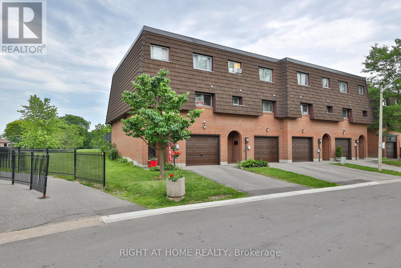 Photo of 100 Darras Court