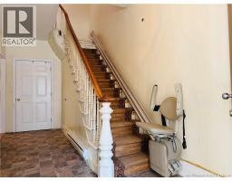 Enclosed porch - 249 Wellington Street, Miramichi, NB E1N1N2 Photo 7