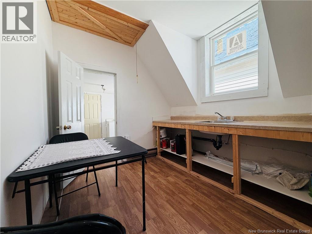 249 Wellington Street - 30