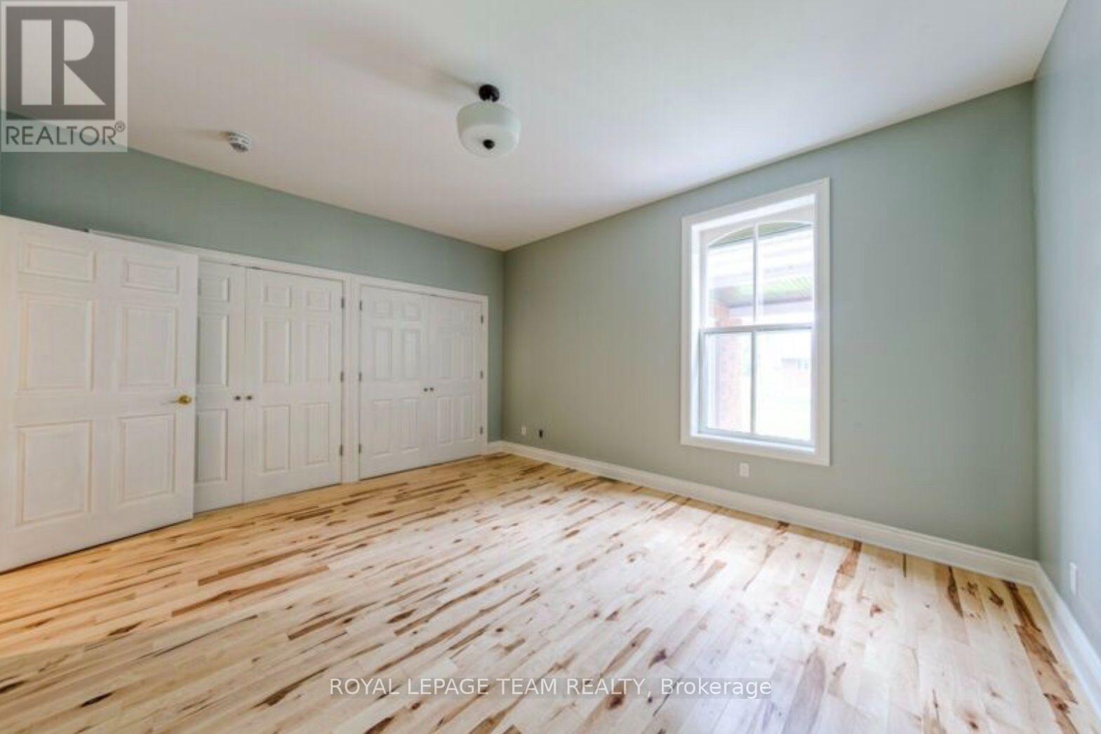 154 ELGIN STREET - 10
