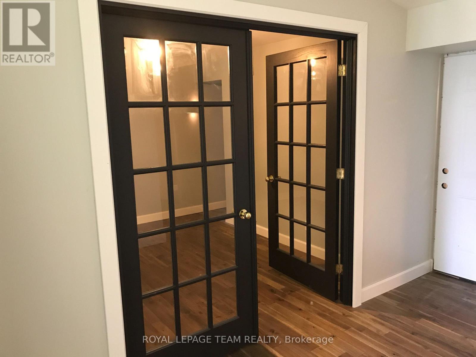 154 ELGIN STREET - 23
