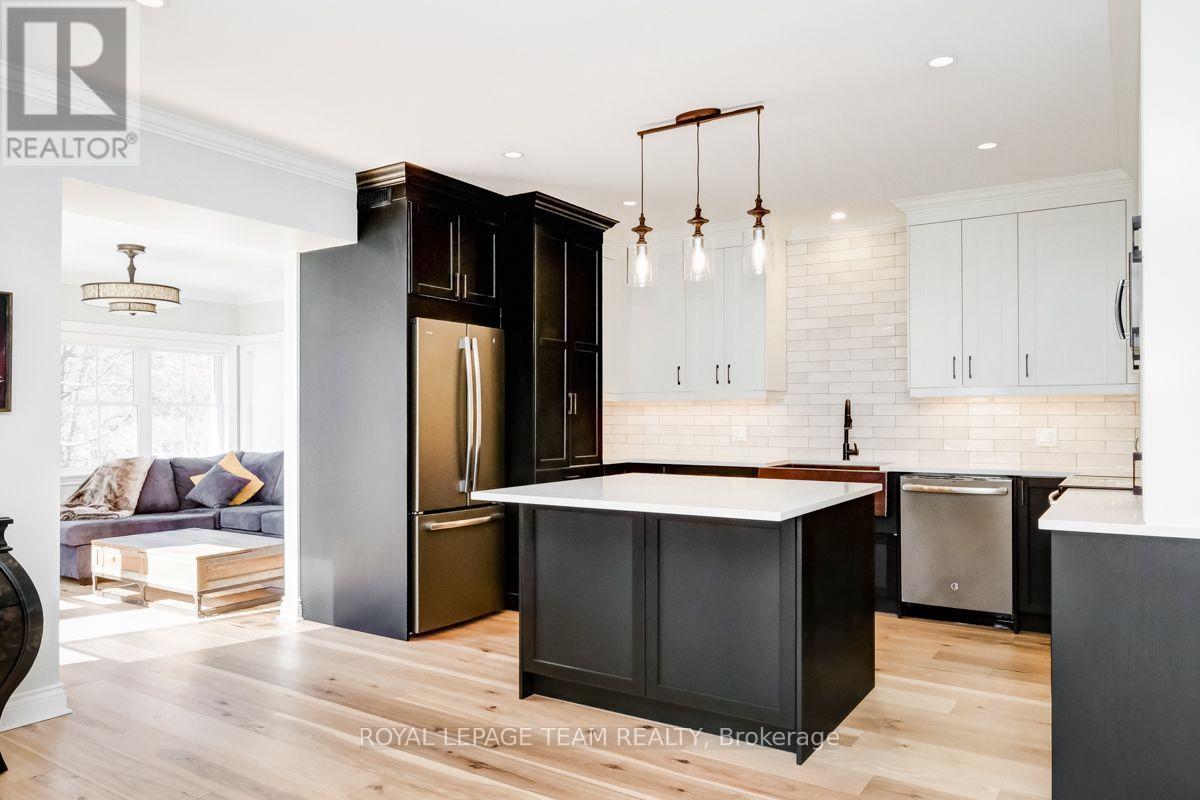 154 ELGIN STREET - 13