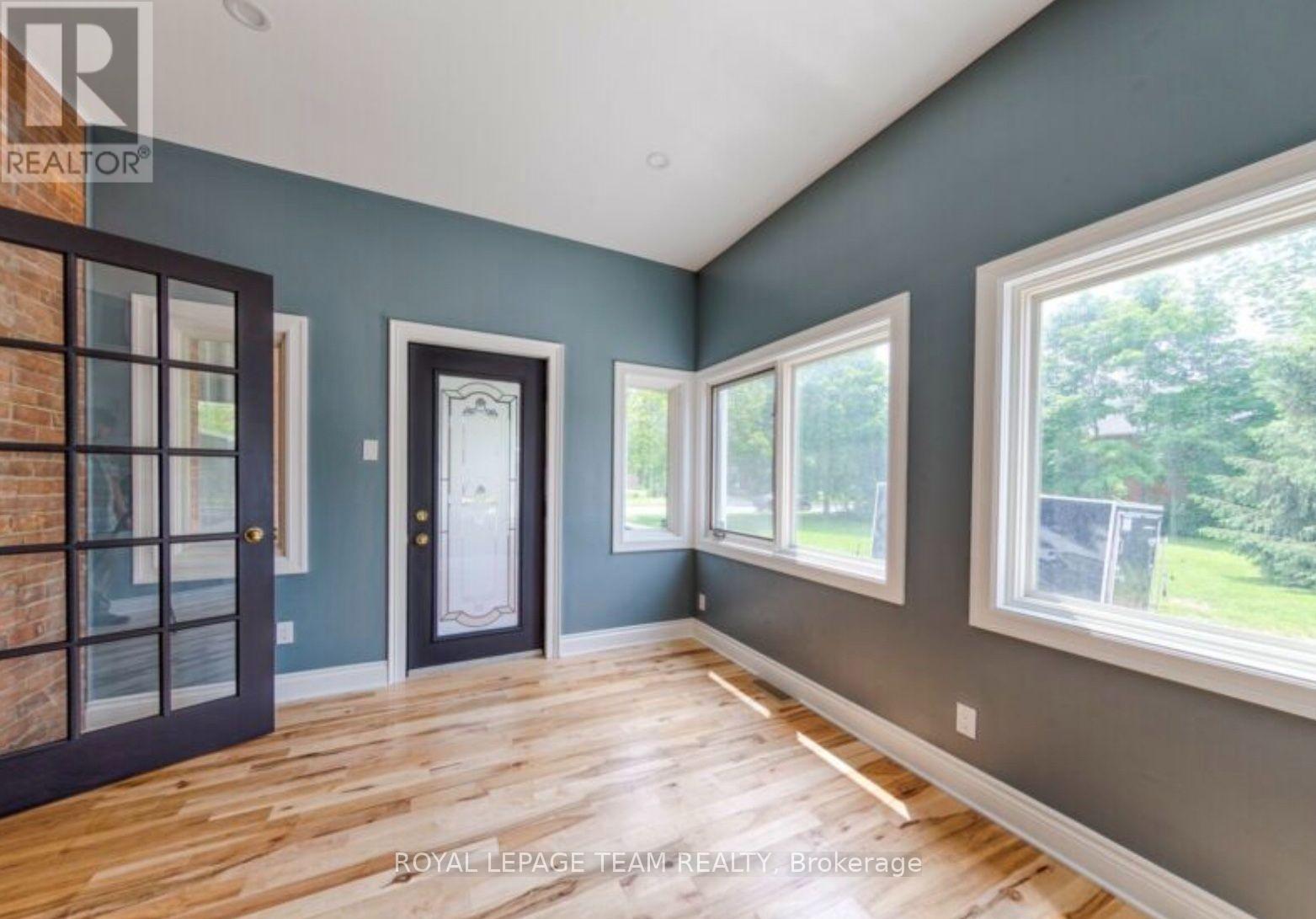 154 ELGIN STREET - 5