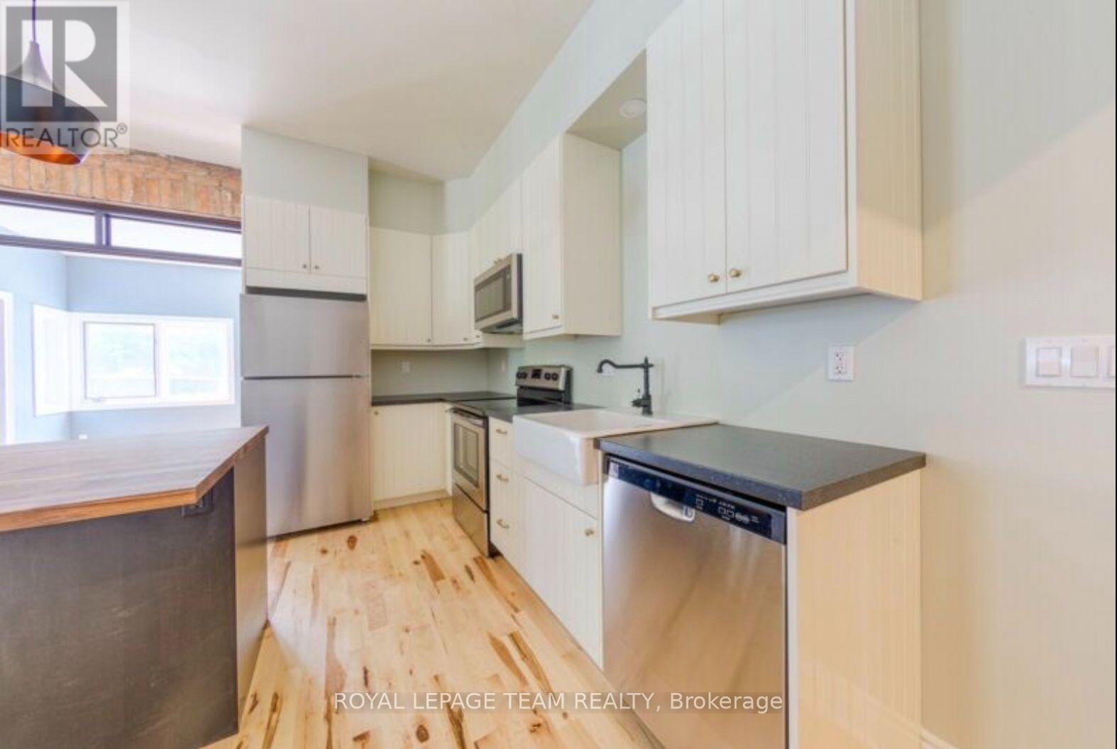 154 ELGIN STREET - 3