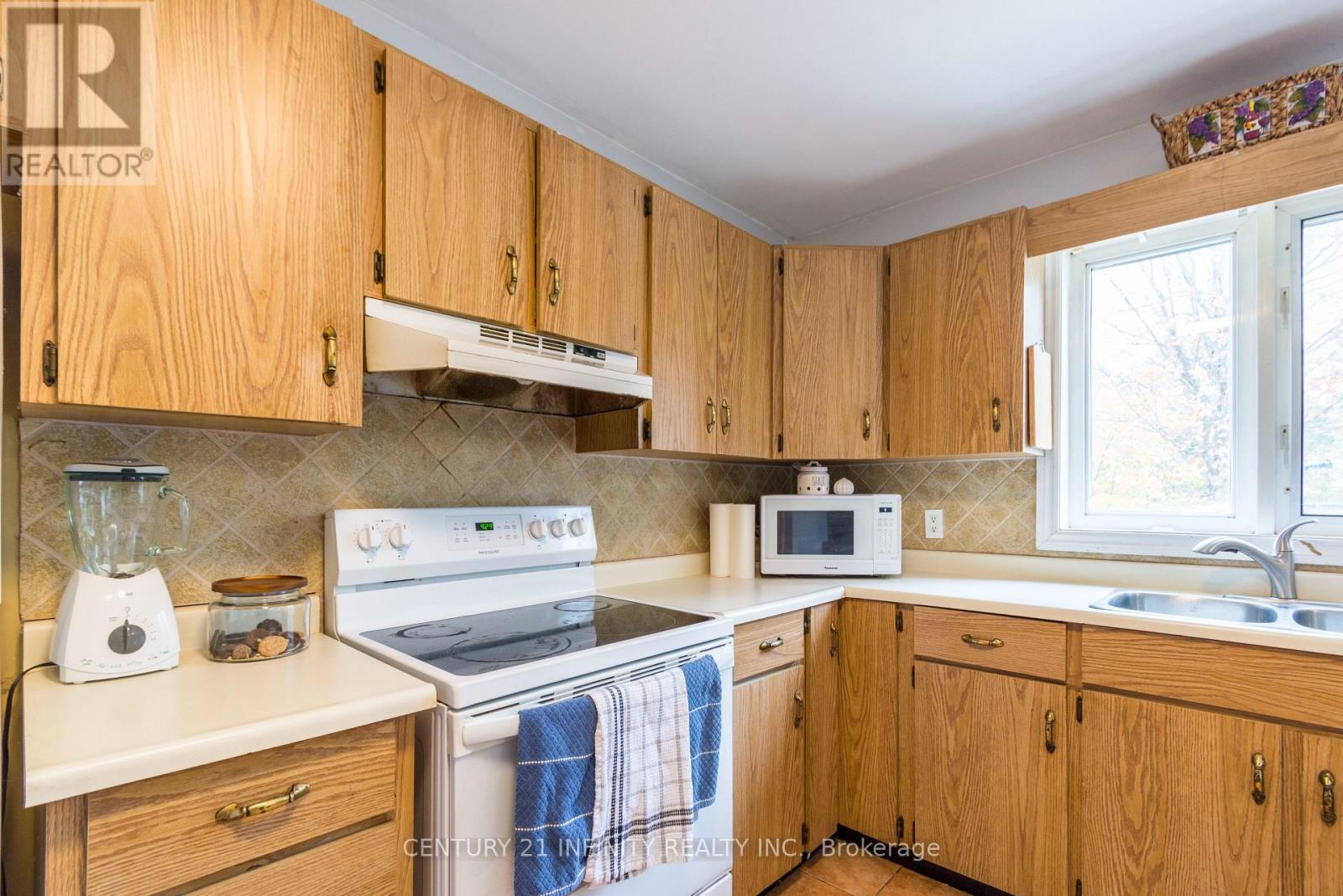 460 PIGDEN ROAD - 18
