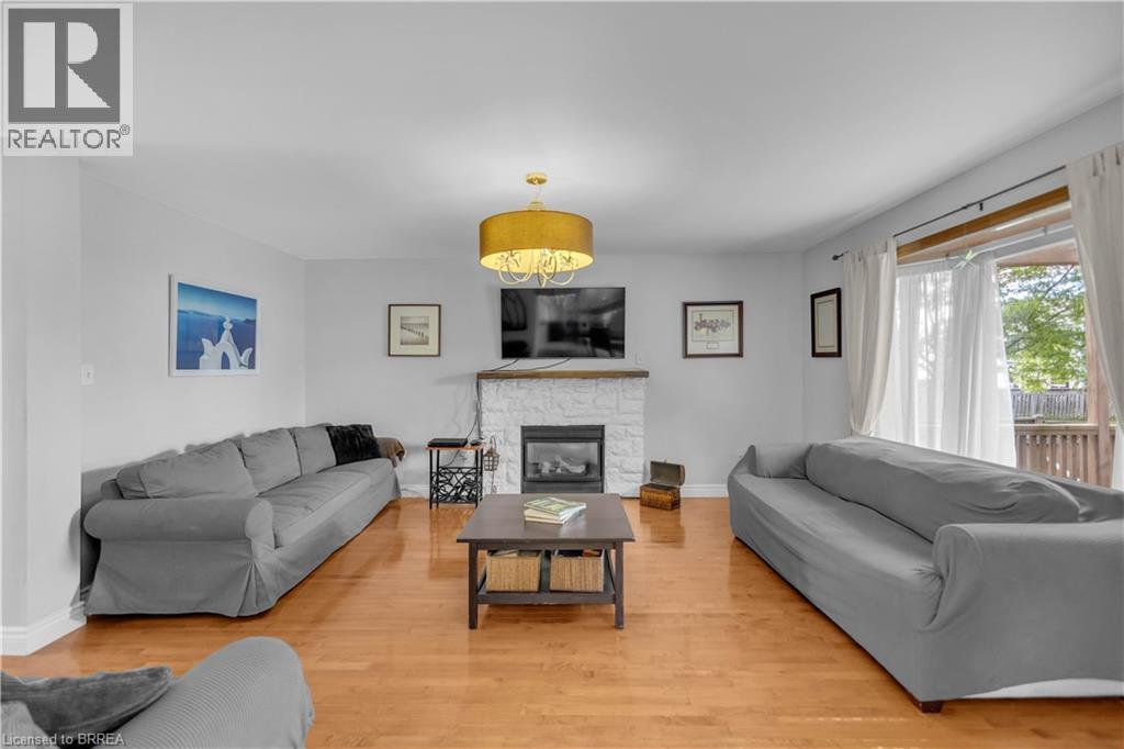 124 BLACKBURN Drive - 8