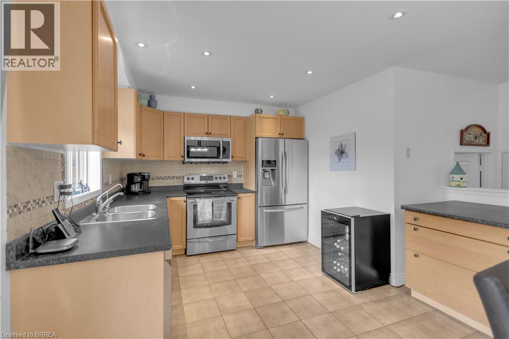 124 BLACKBURN Drive - 14
