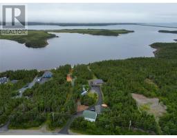 102 Main Road thumbnail 11