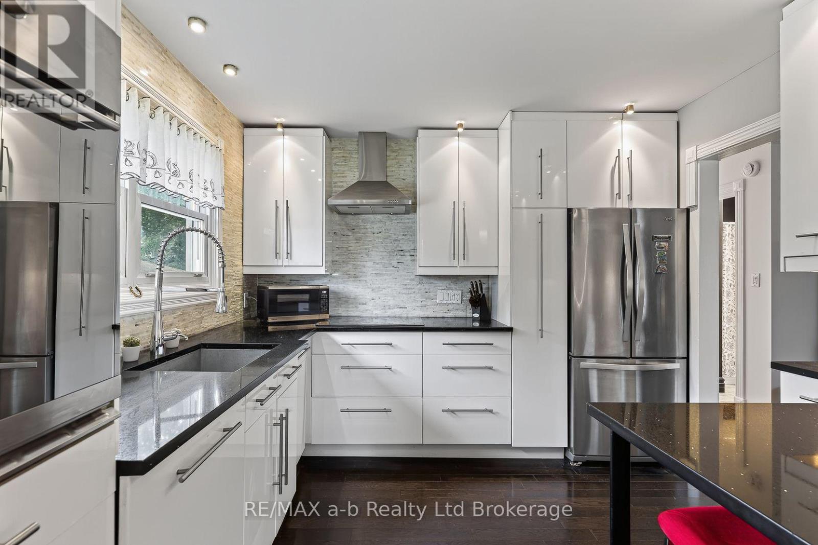 11 PRINCESS PARK ROAD - 25