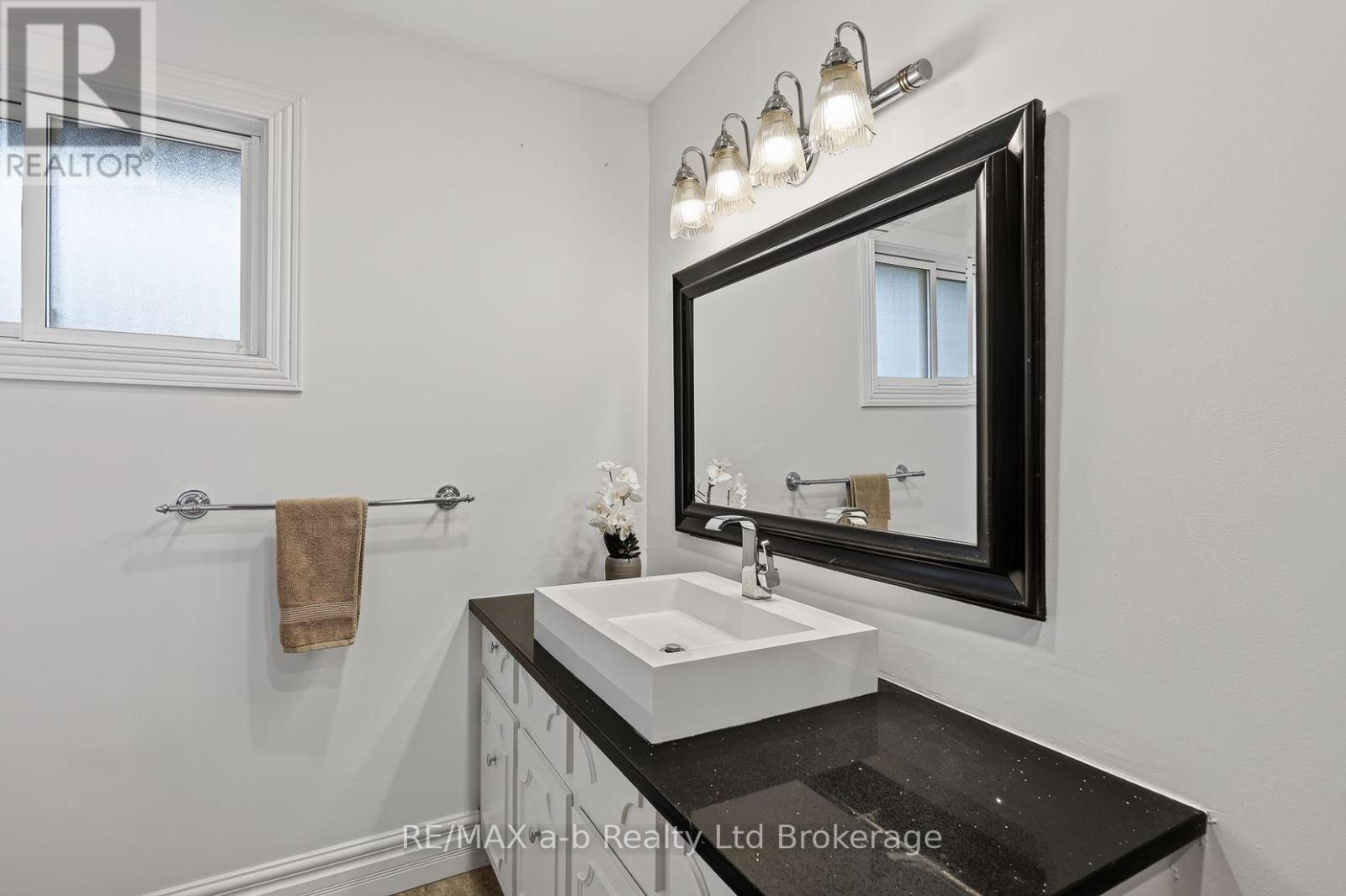 11 PRINCESS PARK ROAD - 30