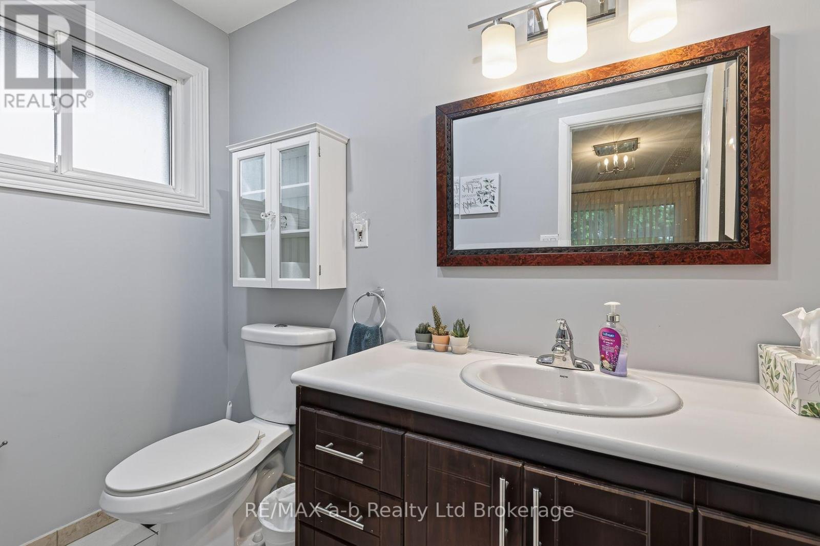 11 PRINCESS PARK ROAD - 34