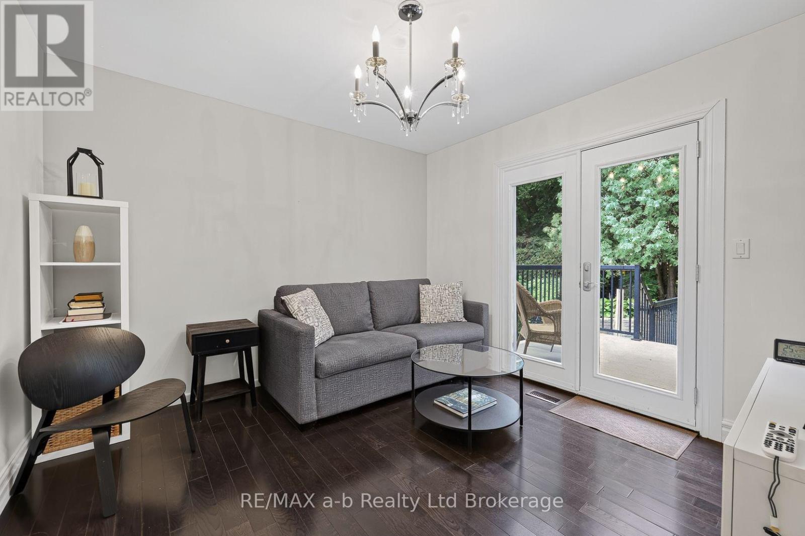 11 PRINCESS PARK ROAD - 35