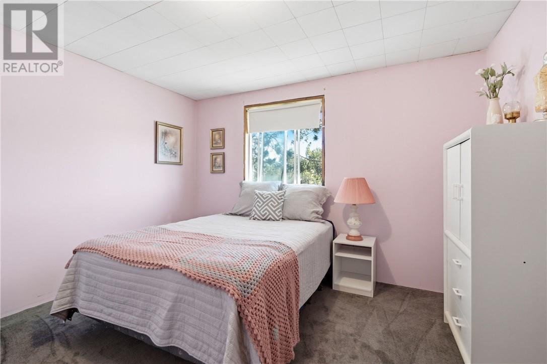 25 SAVARD Road - 11