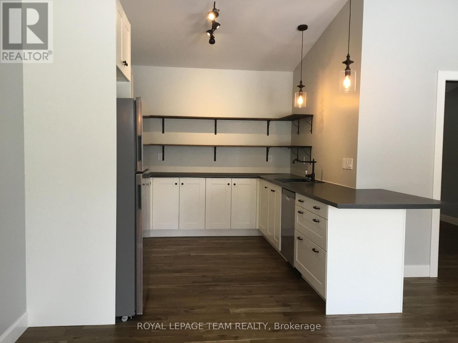 154 ELGIN STREET - Image 32