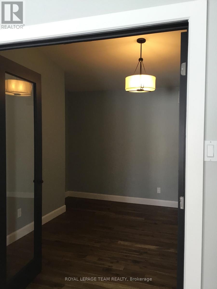 154 ELGIN STREET - 27
